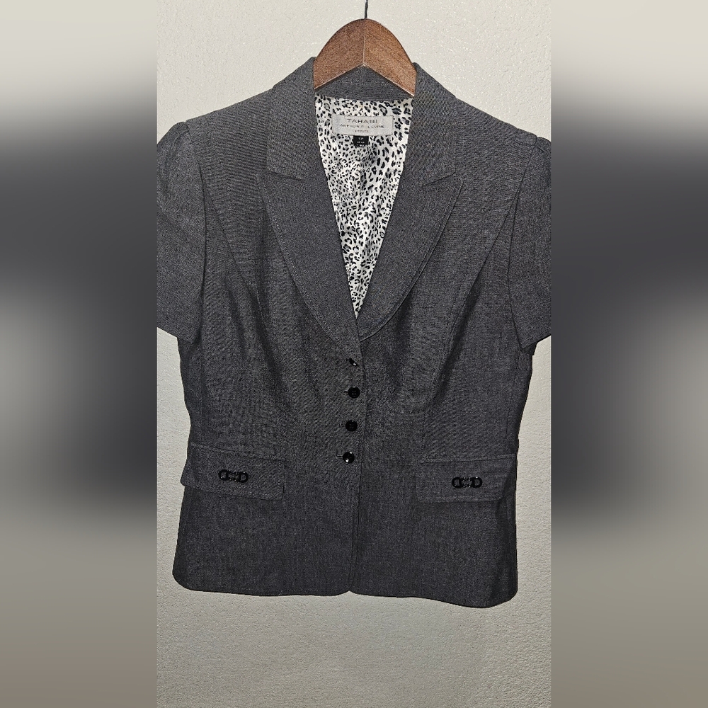 Tahari ASL Gray Blazer with Structured Shoulders and Notched Lapels